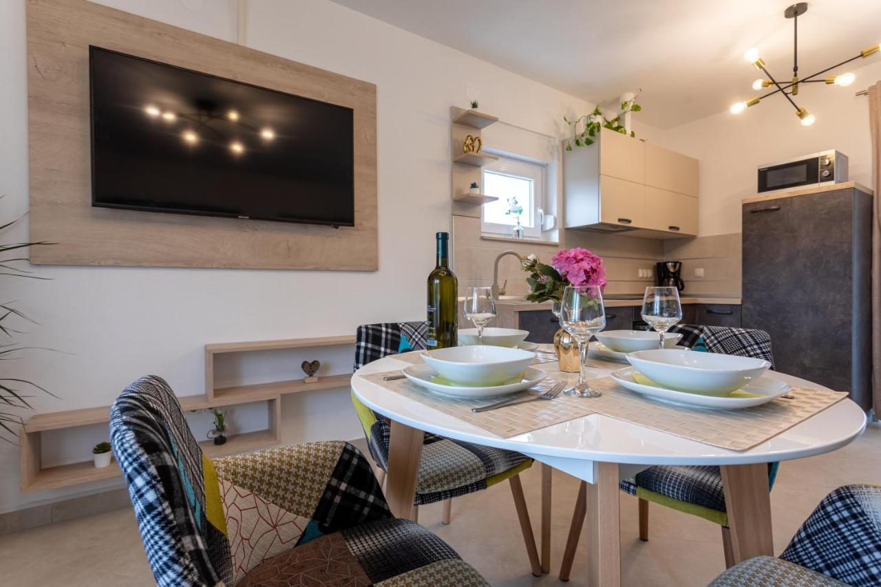 Apartment Ivan Sveti Ivan Dobrinjski Buitenkant foto