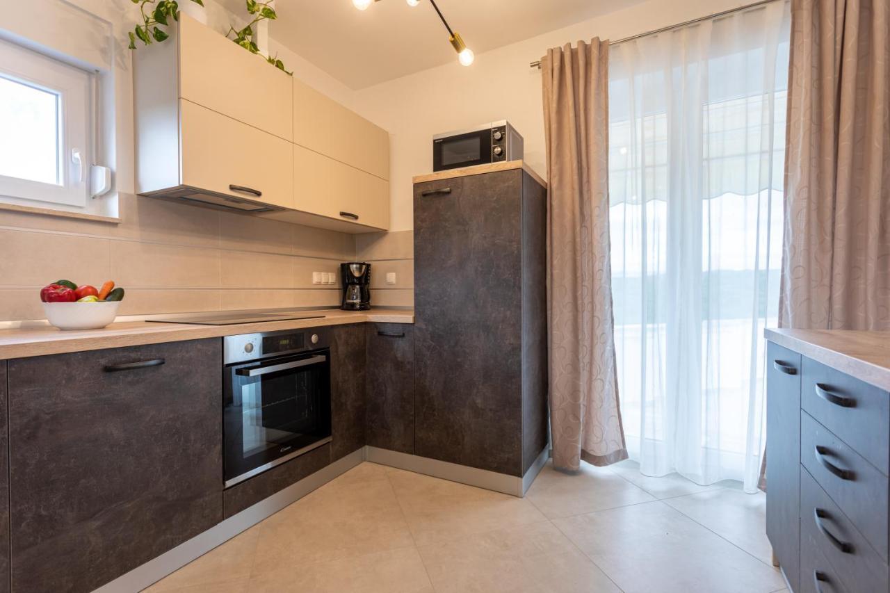 Apartment Ivan Sveti Ivan Dobrinjski Buitenkant foto