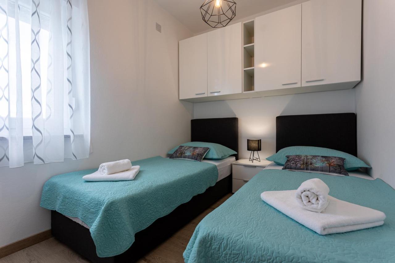 Apartment Ivan Sveti Ivan Dobrinjski Buitenkant foto